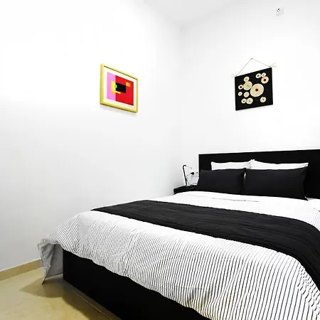 Two Bedroom Sant Antoni * Barcelona